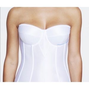 “White Bustier 38B with adjustable hooks closure”